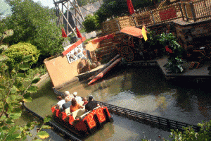 columbuszoo1 This boat ride ($1/person) gives you a unique perspective of some of the animal exhbits. It's fun, too!