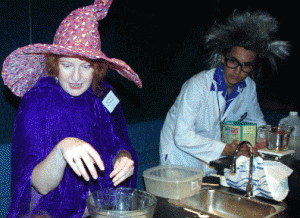 discoverworld Making slime at the McKinley "Boo"seum